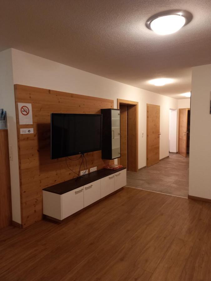Grosszuegiges Apartment Georg Mayrhofen Barrierefrei Hollenzen Exterior photo