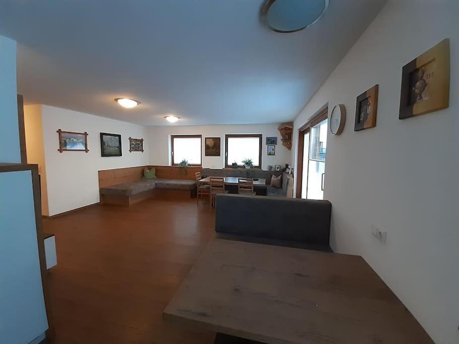 Grosszuegiges Apartment Georg Mayrhofen Barrierefrei Hollenzen Exterior photo